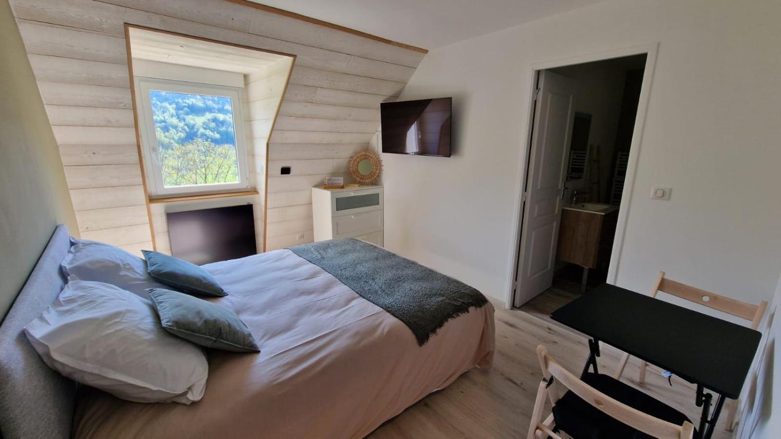 La Gentiane Bed & Breakfast Le Falgoux Dış mekan fotoğraf